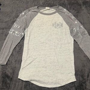 PINK by Victoria Secret XS 3/4 sleeve grey & off white top with silver sequins